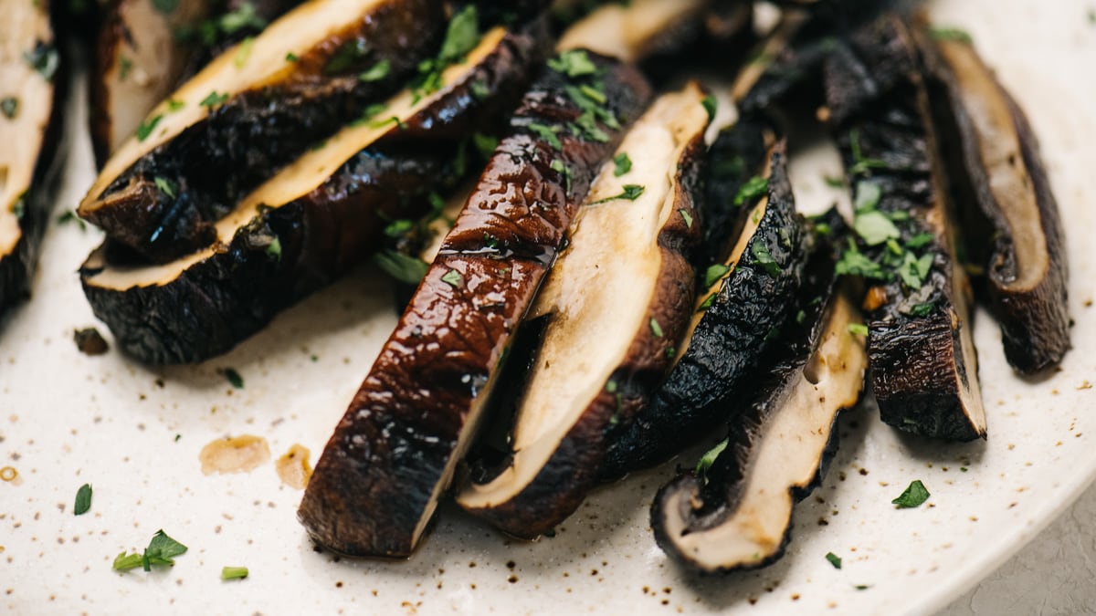 Easy Grilled Portobello Mushrooms: Juicy & Flavorful Recipe